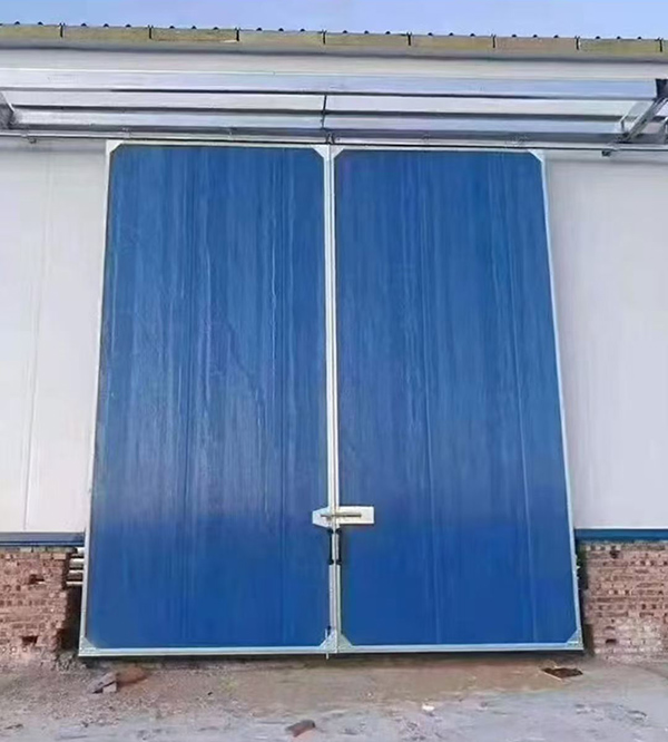 工业门在大型仓储物流通道中的应用实例