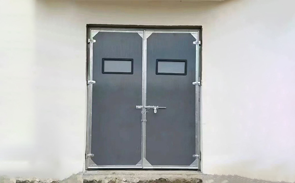 工业门在高温作业区域的运行表现 工业门在高温作业区域的运行表现