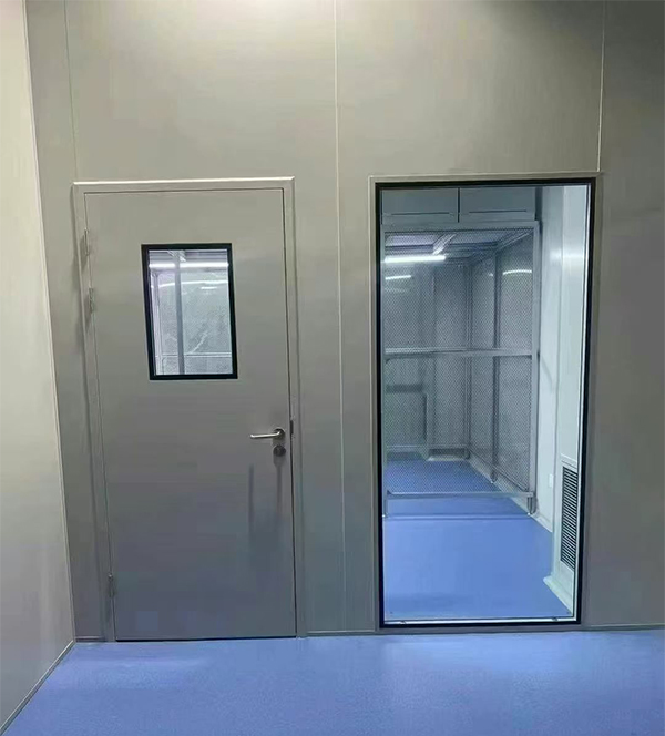 学校教学楼完成防火门标准化安装 学校教学楼完成防火门标准化安装